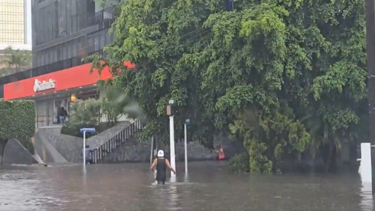 Inundaciones en Guadalajara tormenta 15 de julio.jpg