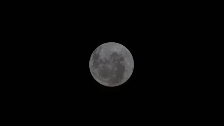 Astronautas captan vista de la Luna no visible desde la Tierra en misión Artemis II
