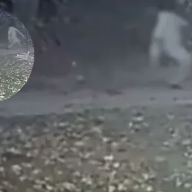 Capturan en VIDEO figura sin cabeza caminando por la madrugada