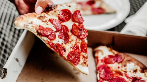 ¿Qué tan saludable es comer pizza?