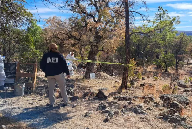 ocho cuerpos en diez fosas clandestinas