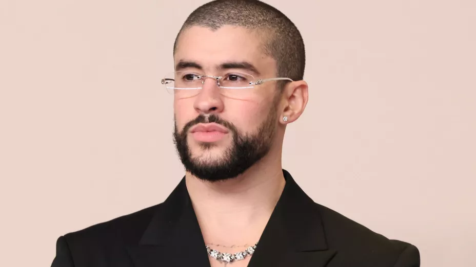 bad bunny cbtis final.jpg