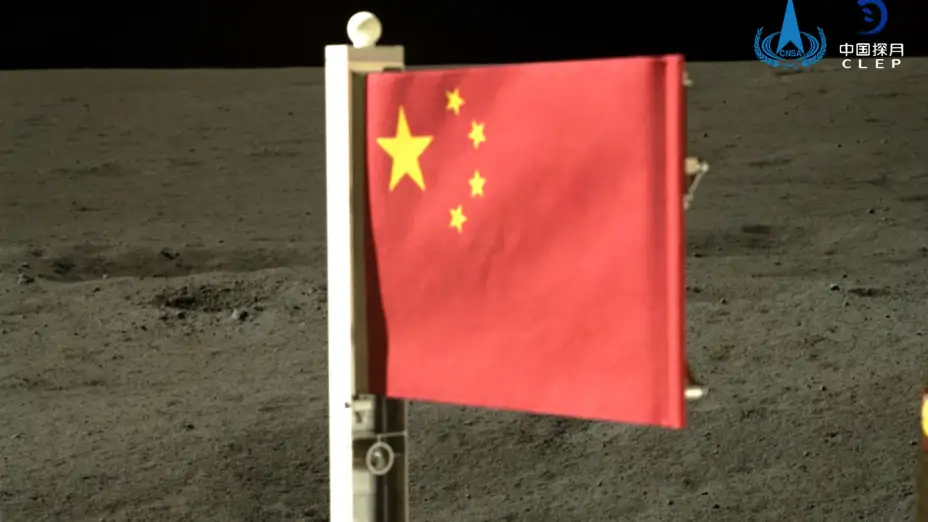 bandera china en la cara oculta de la Luna