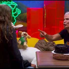 Julio Camejo y sus hijos.jpg