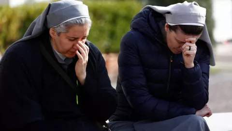 Papa Francisco pide a los fieles “rezar por él”, pasó una noche tranquila