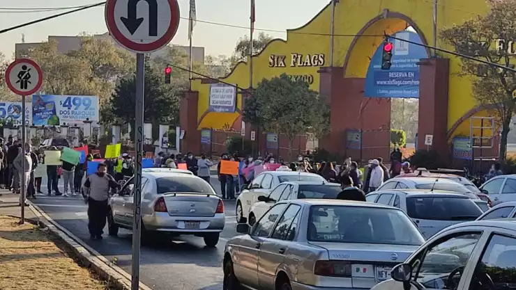 Manifestantes bloquean la Picacho Ajusco en ambos sentidos por falta de agua