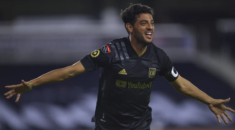 Carlos Vela se queda en Los Angeles FC