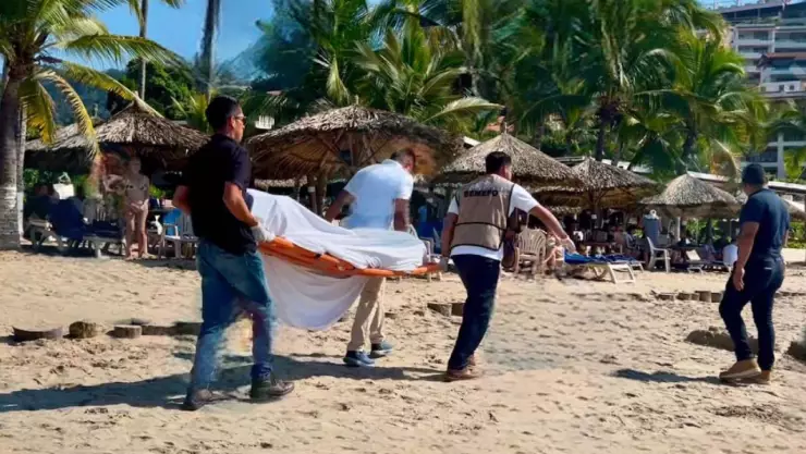 fallecido ixtapa playa.jpg