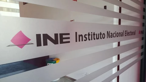 INE impone veto electoral a servidores de la nación