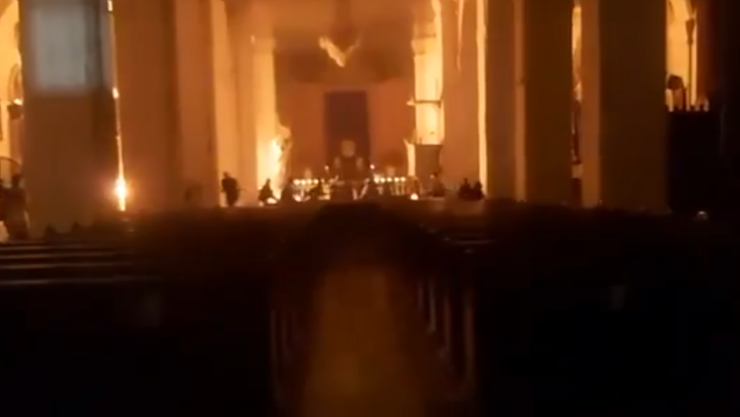 INCENDIO IGLESIA.png