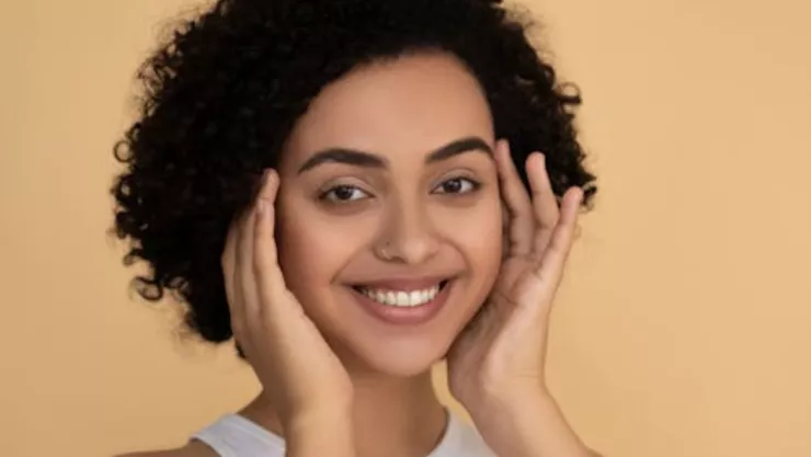 Estas son las mejores tendencias que lucen bien en pieles morenas