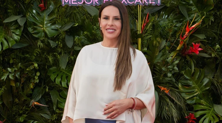 karla-sofia-gascon-convierte-futbolista-llueven-criticas-actriz-pbg-notas-mt.jpg