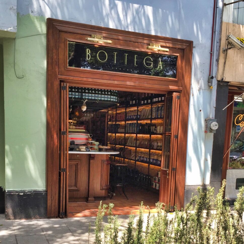 Bottega colonia Roma vino italiano quesos Marco Carboni