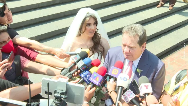 Coque Muñiz se conmueve hasta las lágrimas en la boda de su hija.