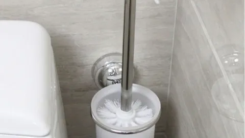 5 opciones para reemplazar el cepillo para el baño por soluciones de aluminio duradero