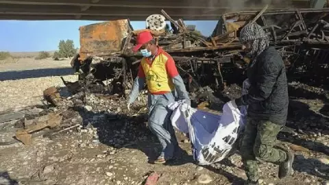 Mueren 10 niños en naufragio en Pakistán; estaban en excursión escolar