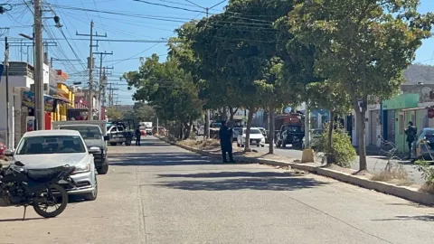 Privan de la libertad a un hombre en la colonia Flores Magón, en Mazatlán. (1).jpg