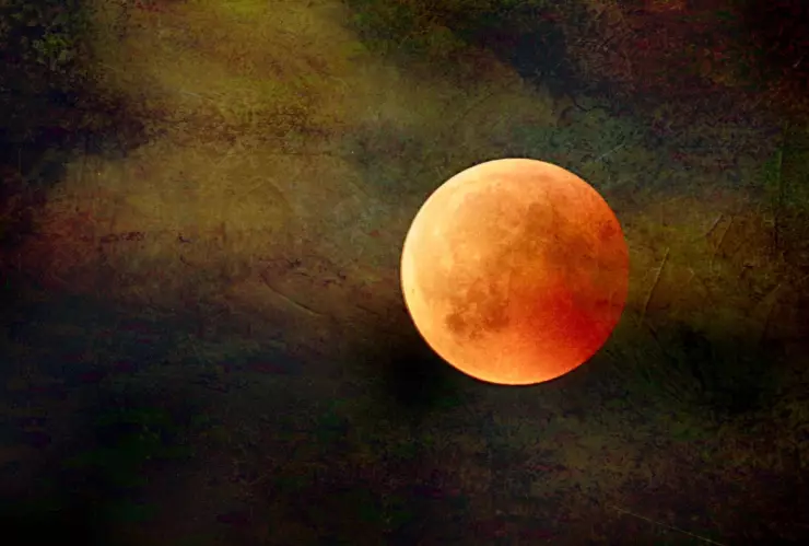 Eclipse lunar total y “luna de sangre”