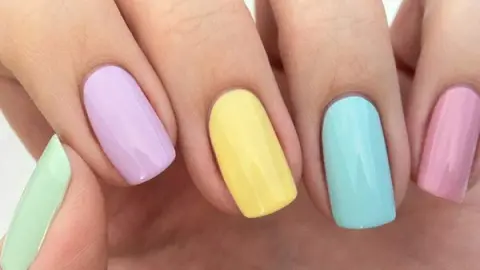 Uñas tonos pastel Foto Especial
