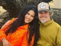 La historia de amor entre Litzy y el chef Poncho Cadena comenzó cuando la cantante fue invitada a participar en MasterChef Celebrity. Aquí te contamos su historia de amor.