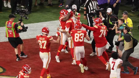 Kansas City Chiefs se imponen a los 49ers de San Francisco y ganan el Super Bowl 2024.jpg