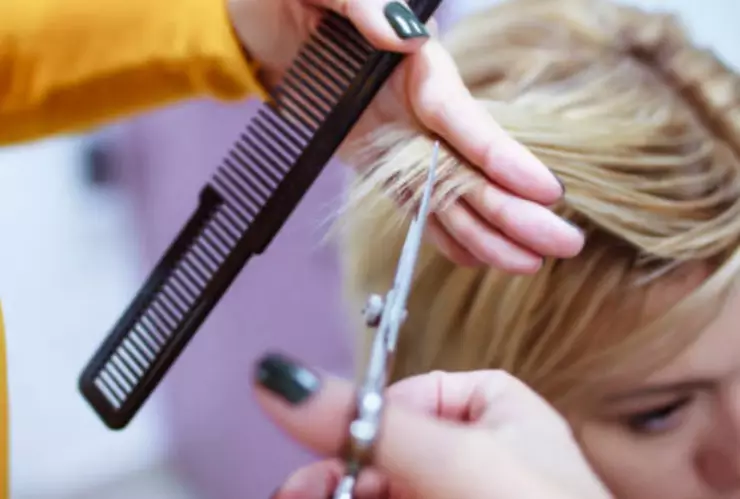 Checa las fechas ideales para cortar el cabello en diciembre