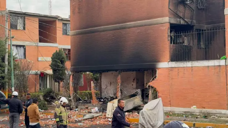 Se registra incendio en Los Reyes La Paz, Edomex; hay 1 muerto y 14 heridos