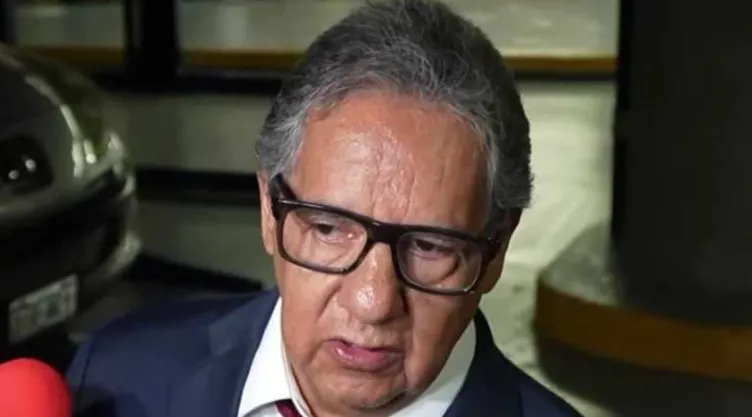 Higinio Martínez exige a Morena candidatos limpios de nexos con el narcotráfico.