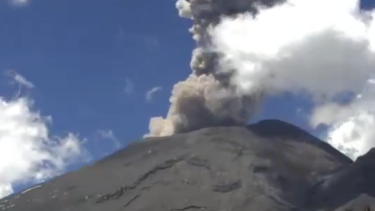 _Volcán Popocatépetl emite IMPRESIONANTE fumarola; monitoreo hoy