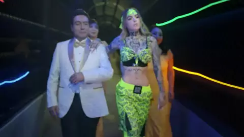 PORTADA Belinda Ángeles Azules.jpg