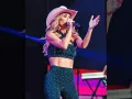 Anahi de perfil.jpg