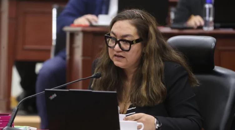 Claudia Arlett Espino deja la Secretaría Ejecutiva del INE.