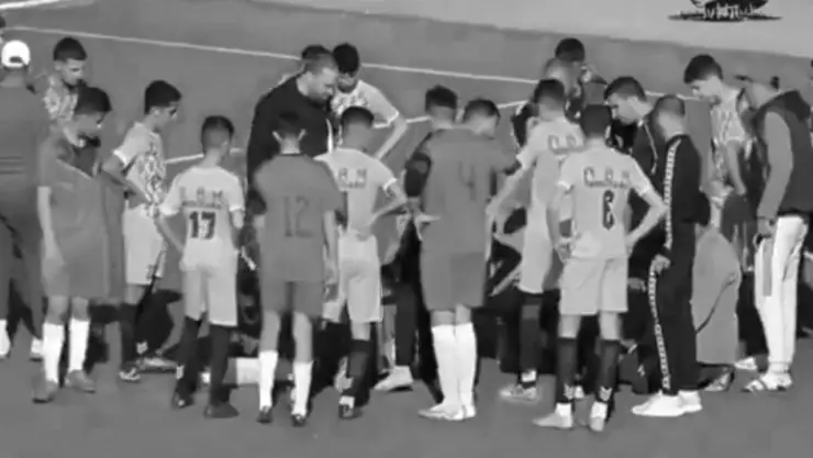 VIDEO_ Joven futbolista muere en pleno partido tras recibir una patada del rival.jpg