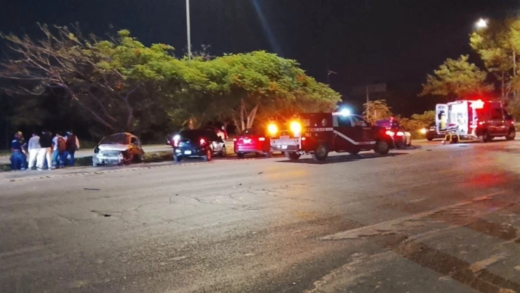 Hombre MUERE y otro resulta herido durante FUERTE ACCIDENTE en el Periférico Sur de Mérida