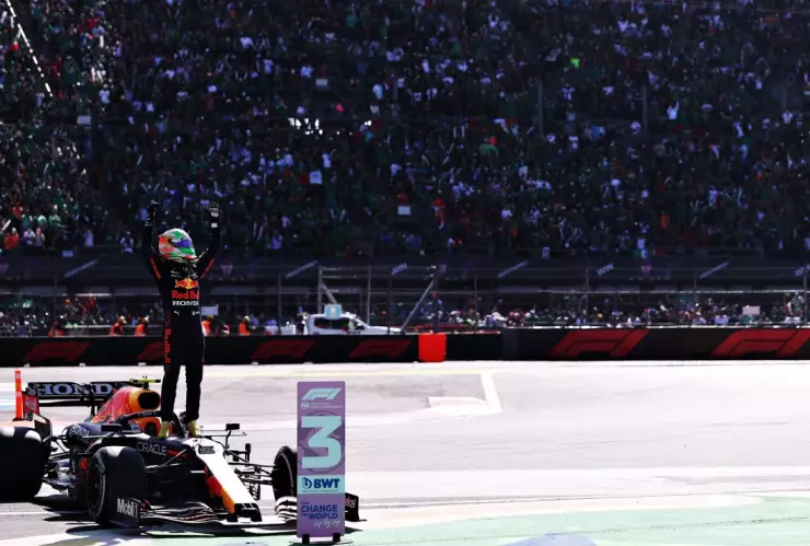 checo-perez-podio-gp