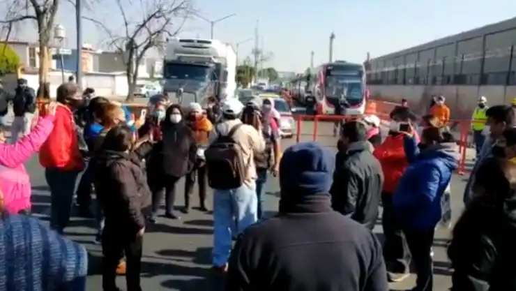 bloquean-avenida-central.jpg