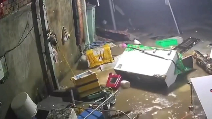 Afectaciones en Vietnam por tifón Tino 2025.jpg