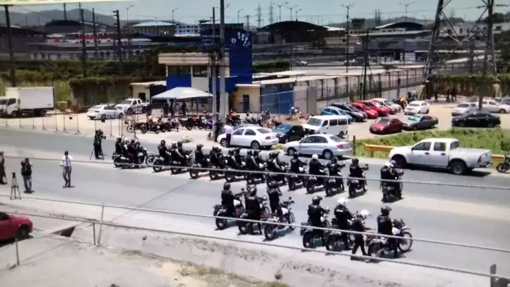 En una cárcel de Ecuador se registró un enfrentamiento entre presos.
