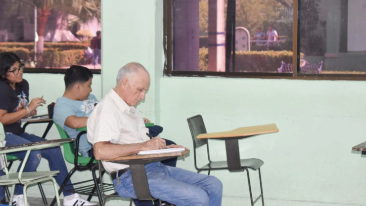 Abuelito Universidad de Tabasco.