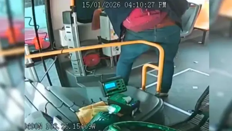 Roban camión del transporte público en Tlajomulco; este es el VIDEO del atraco