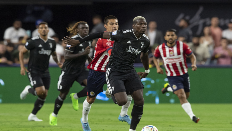 Paul Pogba con Juventus ante Chivas