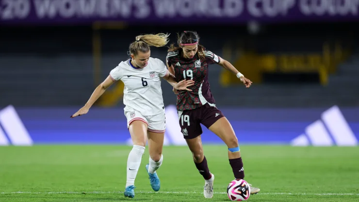 Montserrat Saldívar con México en el Mundial Femenil Sub-20.jpg