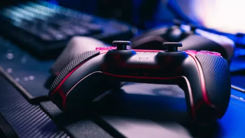 Precio y donde comprar el control PS5 de The Last of Us