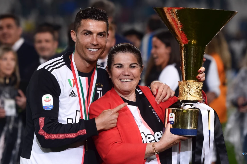 Maria Dolores dos Santos Viveiros da Aveiro y Cristiano Ronaldo