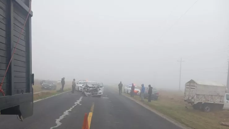 Conductor quedó prensado tras accidente en la carretera San Hipólito-Xalapa hoy: Caos vial hacia San Salvador El Seco