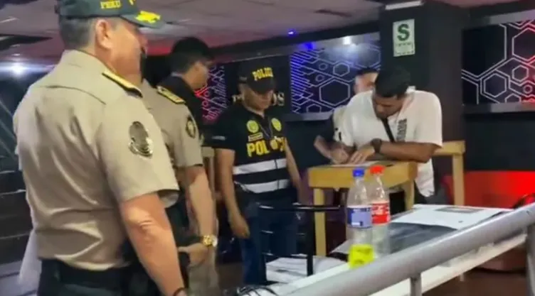 Policía de Perú