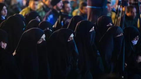 Irán bloqueará cuentas bancarias a mujeres que no usen velo