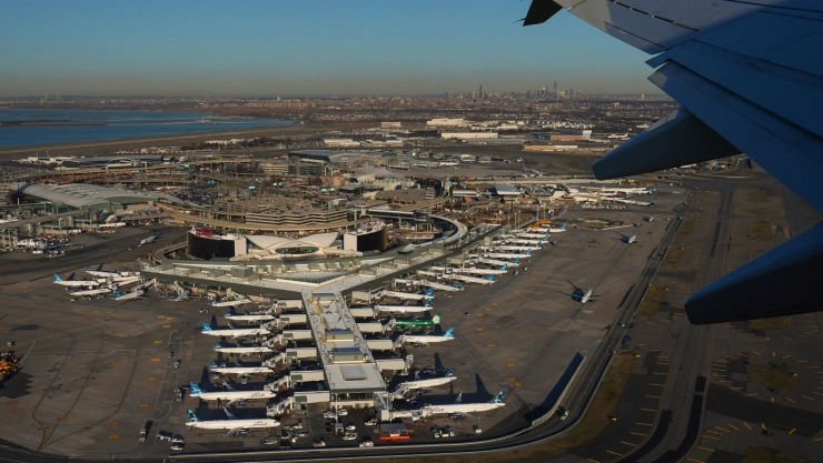 Aeropuerto JFK de Nueva York visto desde un avión