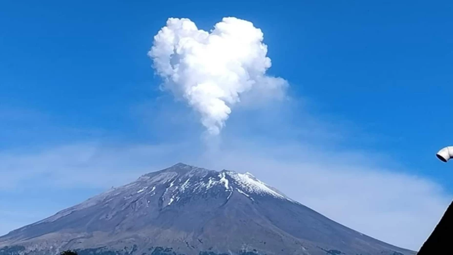 volcán popocatépetl fumarola corazón
