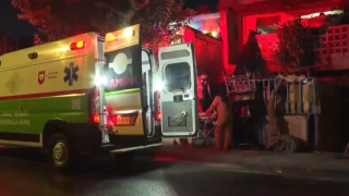 Mujer da a luz en la calle.png